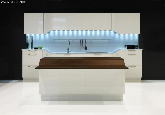 Venus cucina Snaidero Cucine design Pininfarina laccata bianca lucida